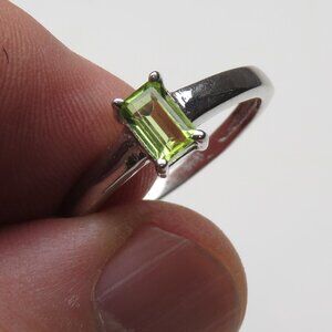*925 Sterling Silver Genuine Peridot Ring